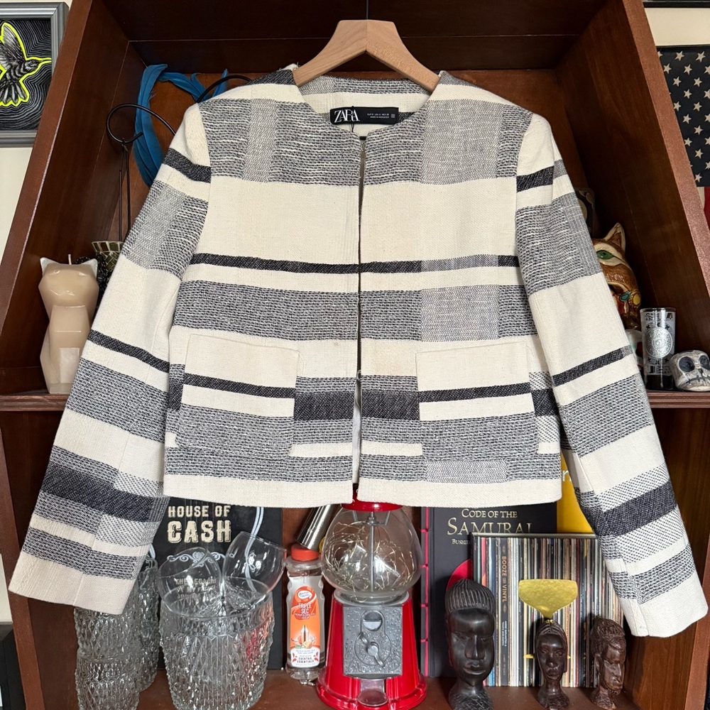 Zara - Cream and Black Striped Crop Jacket - size small - Picture 2 of 6